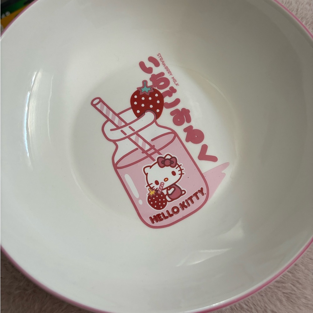 hello kitty strawberry milk bowl/dish
brand new never used, perfect condition